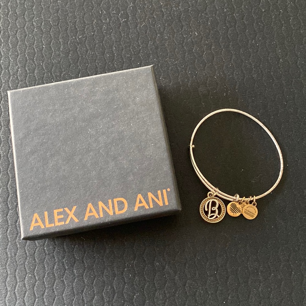 B bracelet 🐝